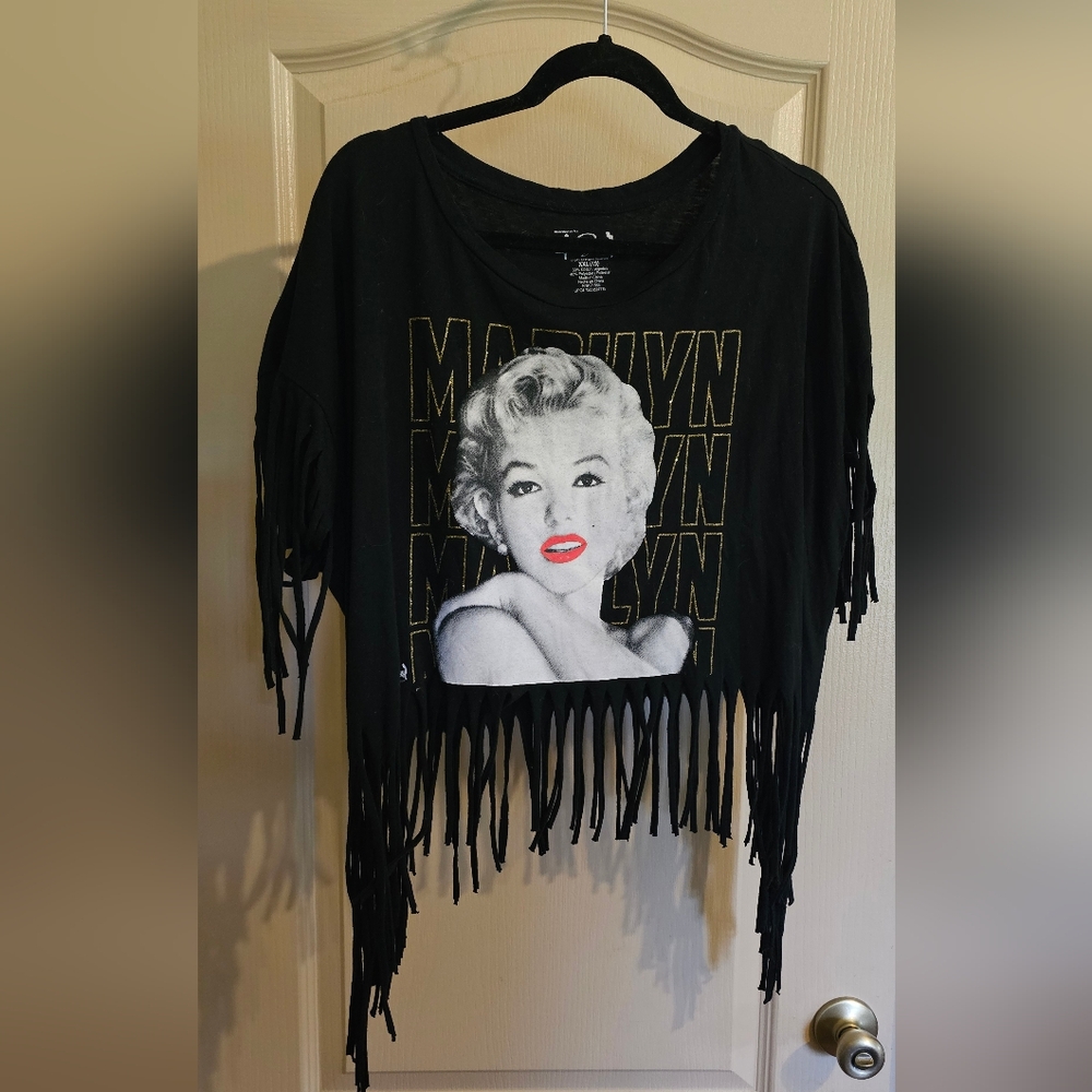 Black Fringe Short Sleeve Graphic Tee - Marilyn Print